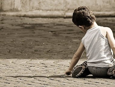 «Βόμβα» Eurostat: «Το 37,5% των παιδιών στην Ελλάδα κινδυνεύει από φτώχεια»